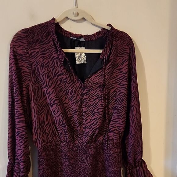 Black Tape Brand mini dress 👗 medium NWOT - Picture 3 of 7